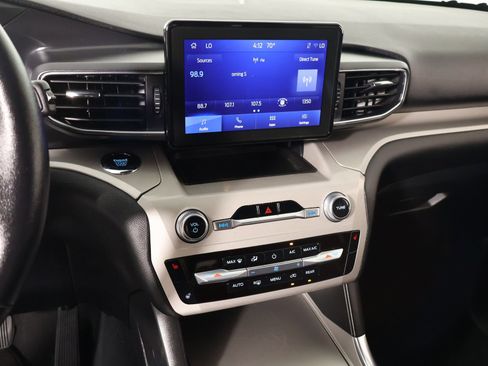 Used 2023 Ford Explorer XLT w/ Equipment Group 202A image 5