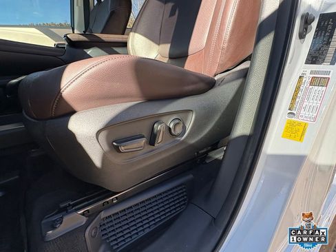 Used 2024 Toyota Sienna Platinum image 27