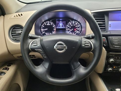 Used 2017 Nissan Pathfinder S image 22