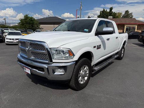 Used 2014 RAM 2500 Laramie w/ Convenience Group AWD/4WD image 2