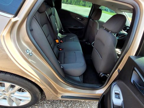 Used 2018 Chevrolet Malibu LT w/ Driver Confidence Package image 14