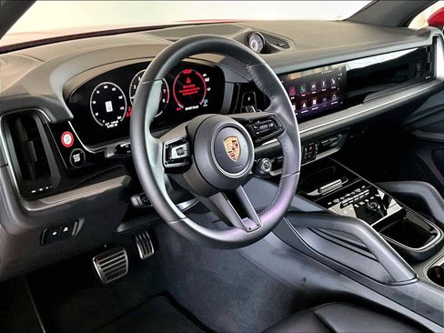 Used 2026 Porsche Cayenne S image 7
