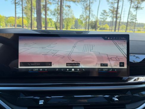New 2026 BMW X5 xDrive40i w/ M Sport Package AWD/4WD image 4