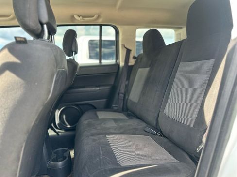 Used 2017 Jeep Patriot Latitude FWD image 14
