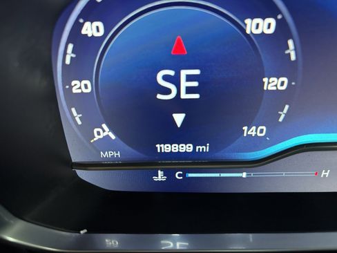 Used 2022 Chevrolet Suburban Z71 w/ Luxury Package image 23