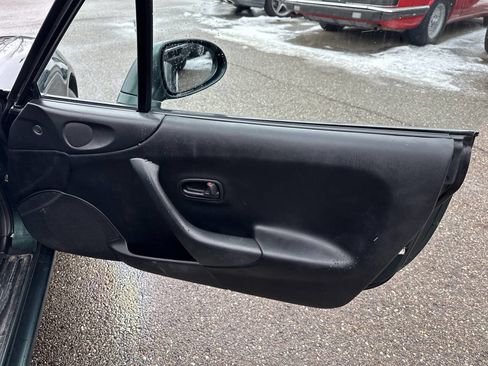 Used 2000 MAZDA MX-5 Miata RWD image 17