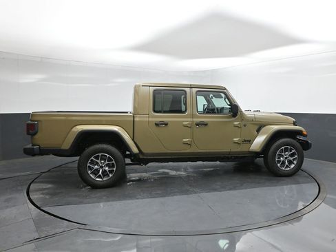 New 2026 Jeep Gladiator Sport AWD/4WD image 11