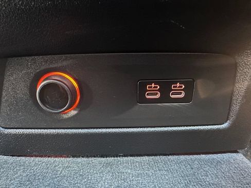 Used 2025 BMW X5 xDrive40i AWD/4WD image 24