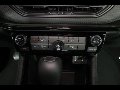 New 2026 Jeep Compass Latitude image 18