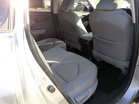 Used 2023 Toyota Highlander LE image 36