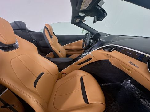 Used 2024 Ferrari Roma Spider RWD image 44