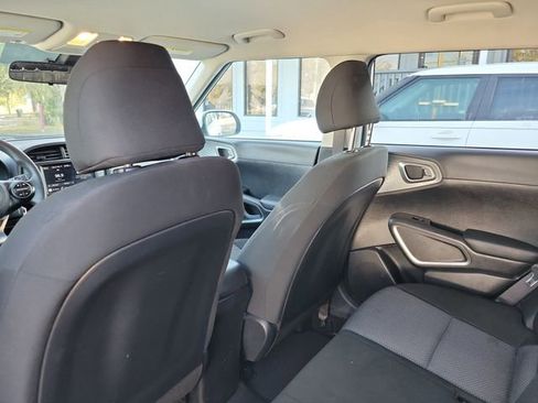 Used 2023 Kia Soul LX image 25