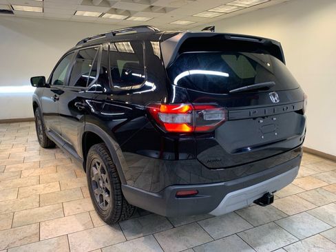 Used 2023 Honda Pilot TrailSport image 9