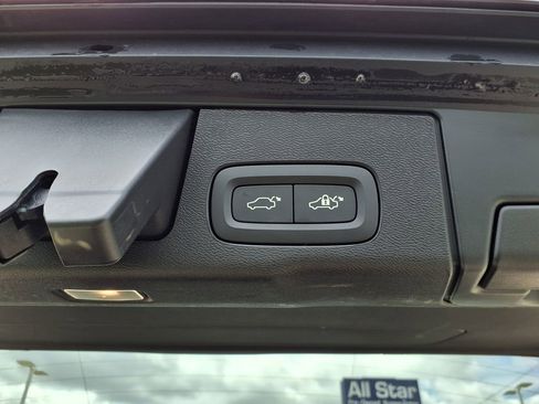 Certified 2025 Volvo XC60 B5 Plus AWD/4WD image 12
