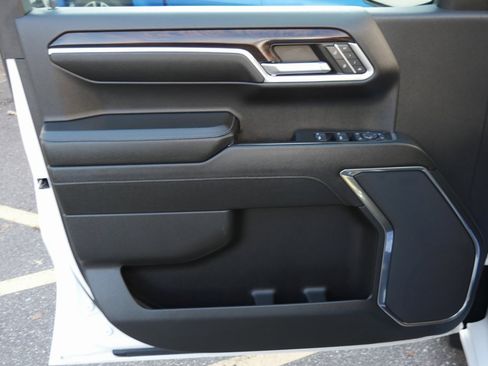 Used 2024 GMC Sierra 1500 SLT image 28