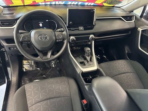 Used 2025 Toyota RAV4 XLE AWD/4WD image 18