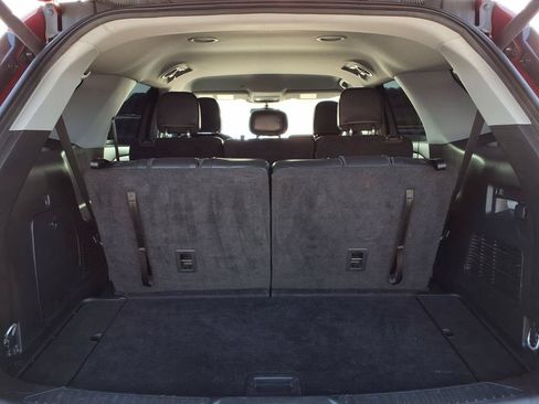 Used 2024 Ford Explorer XLT w/ Equipment Group 202A RWD image 9