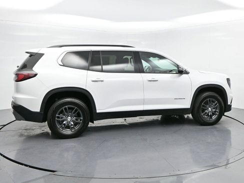 Used 2025 GMC Acadia Elevation image 8