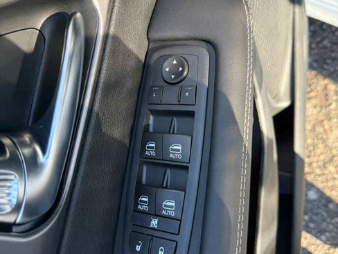 New 2026 Chrysler Pacifica Select image 19