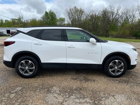 Used 2024 Chevrolet Blazer LT w/ Convenience Package FWD image 6