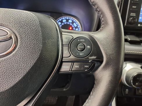 Used 2021 Toyota RAV4 XLE w/ Convenience Package image 22