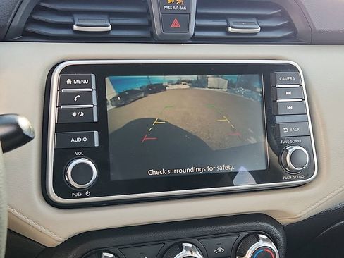 Used 2021 Nissan Versa SV image 11