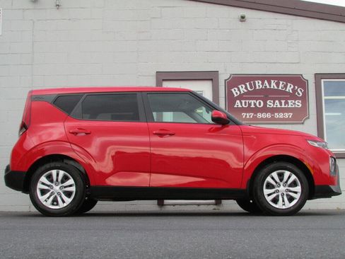 Used 2020 Kia Soul LX image 1