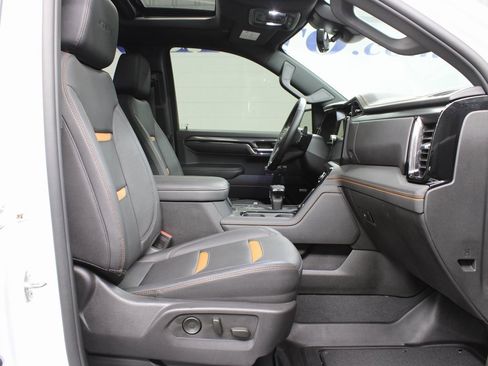 Used 2024 GMC Sierra 1500 AT4 w/ Technology Package image 34