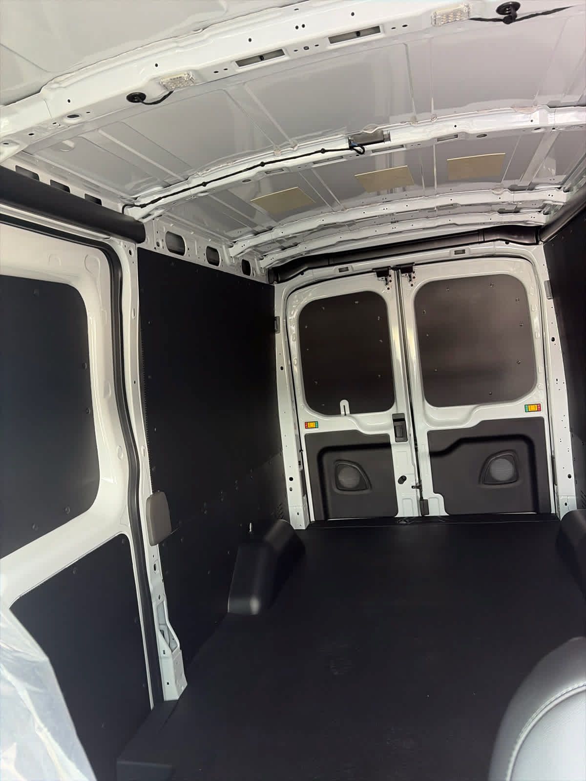 New 2026 Ford Transit 250 148 Medium Roof w/ Load Area Protection Package RWD image 24
