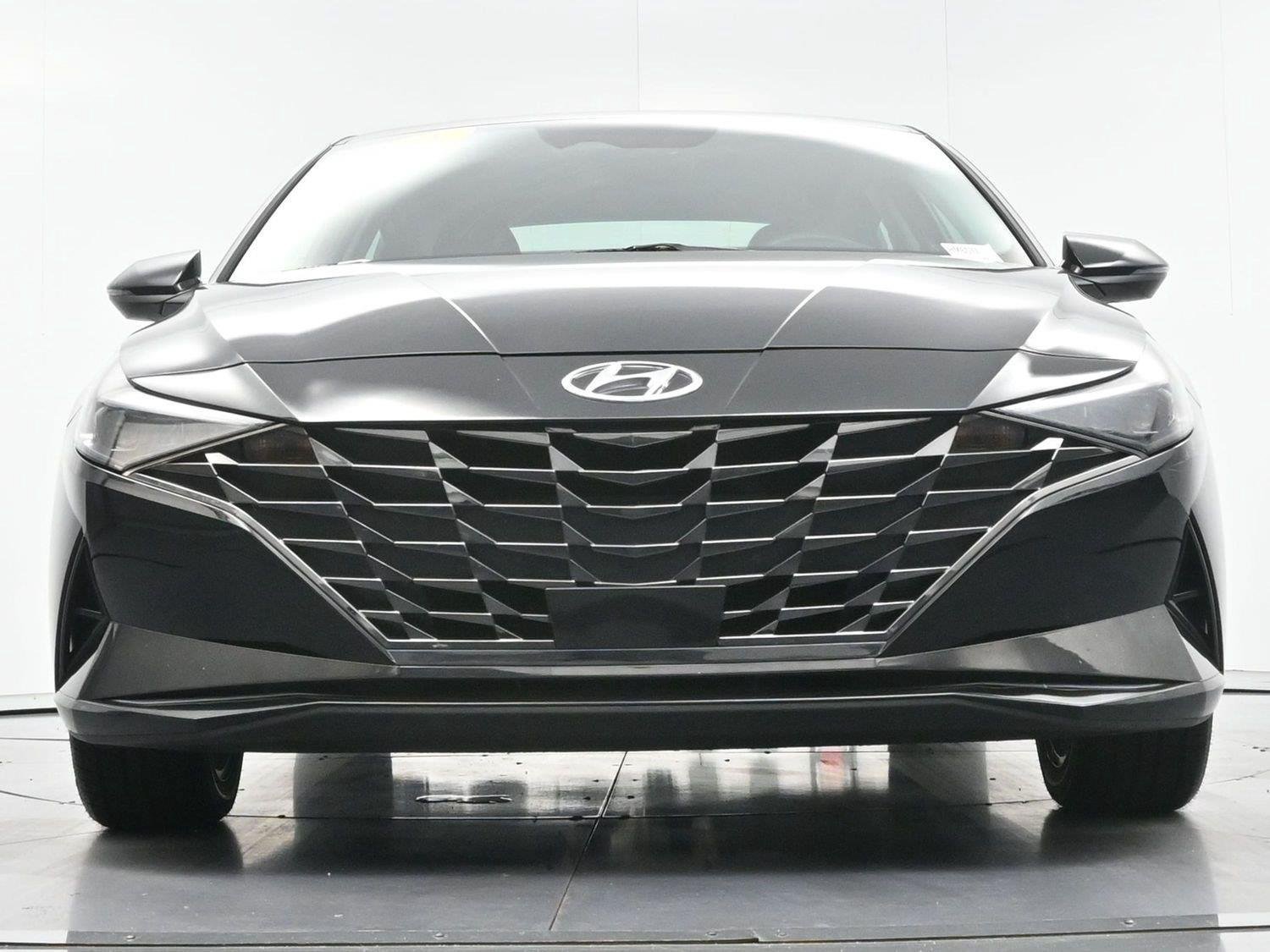 Used 2021 Hyundai Elantra Limited w/ Cargo Package FWD image 46