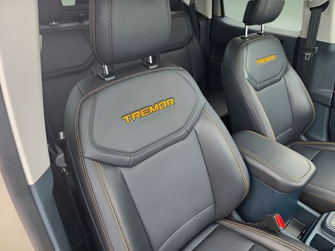 Certified 2025 Ford Maverick Tremor AWD/4WD image 33