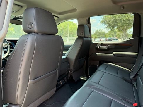 Used 2025 GMC Sierra 1500 SLT RWD image 16