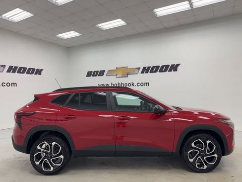 New 2026 Chevrolet Trax RS image 4