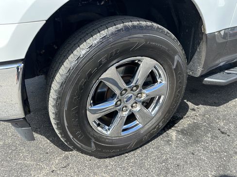 Used 2019 Ford F150 XLT w/ Equipment Group 302A Luxury AWD/4WD image 8