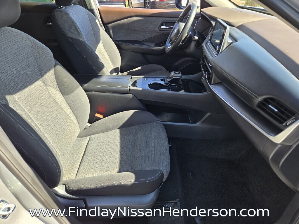 Used 2023 Nissan Rogue SV FWD image 16