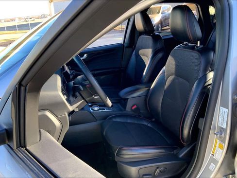 Used 2024 Ford Escape ST-Line image 8