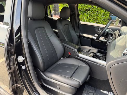 Used 2025 Mercedes-Benz GLA 250 4MATIC image 34