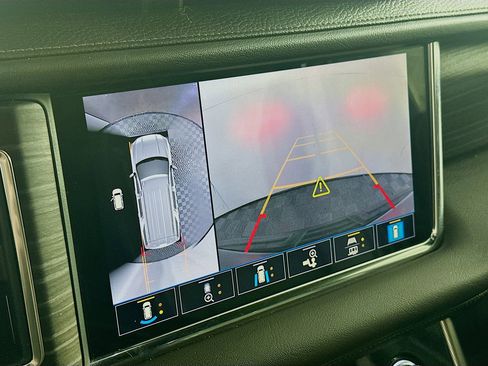 Used 2021 GMC Yukon XL Denali w/ Advanced Technology Package image 23