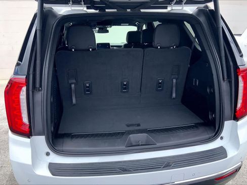 Used 2023 GMC Yukon SLT AWD/4WD image 18