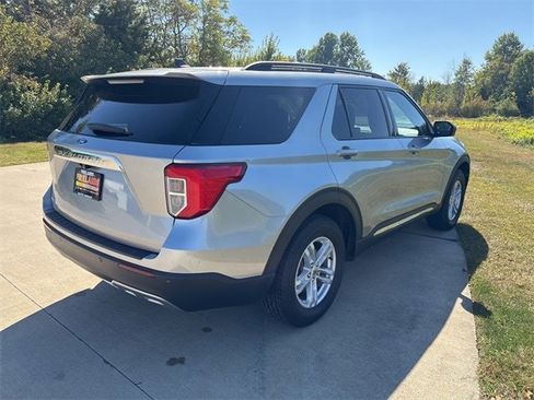 Used 2021 Ford Explorer XLT w/ Equipment Group 202A image 5