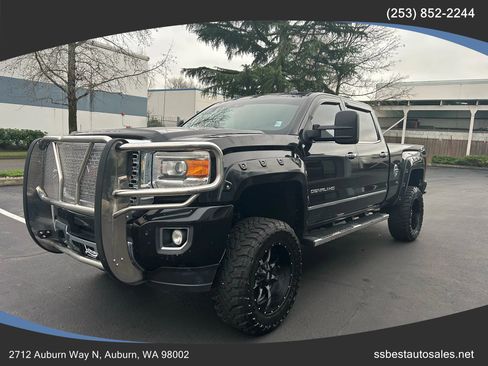 Used 2015 GMC Sierra 2500 Denali w/ Duramax Plus Package image 3