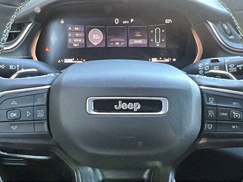 New 2025 Jeep Grand Cherokee Altitude image 28
