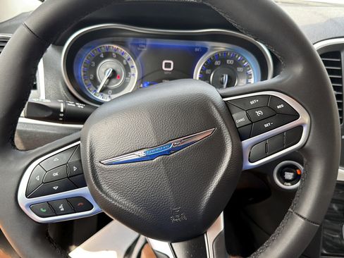 Used 2022 Chrysler 300 Touring L w/ Popular Equipment Group AWD/4WD image 15