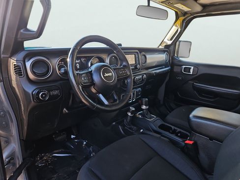 Used 2020 Jeep Wrangler Sport image 3