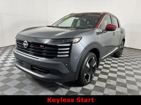 Used 2025 Nissan Kicks SR FWD image 3