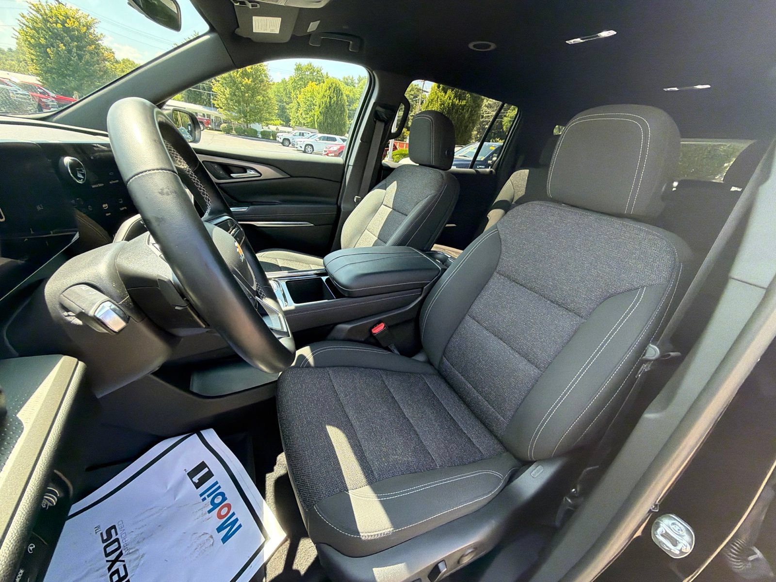 Used 2025 Chevrolet Traverse LT w/ LPO, Floor Liner Package FWD image 23