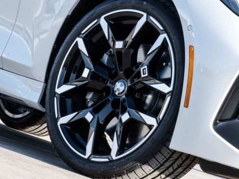 New 2026 BMW 330i Sedan w/ M Sport Package image 9