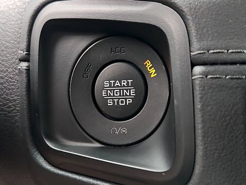 Used 2024 Jeep Wrangler Unlimited Sahara AWD/4WD image 17