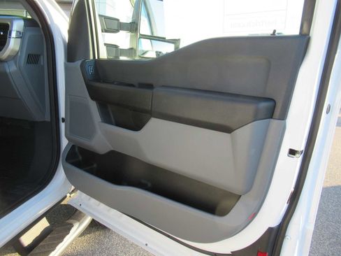 Used 2023 Ford F250 XL w/ XL Chrome Package image 16