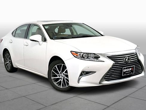 Used 2017 Lexus ES 350 image 2